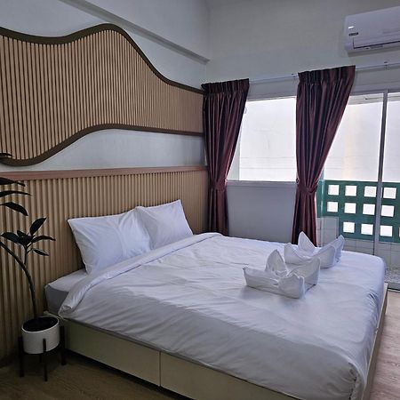 Lub Nai Hostel Patong Εξωτερικό φωτογραφία