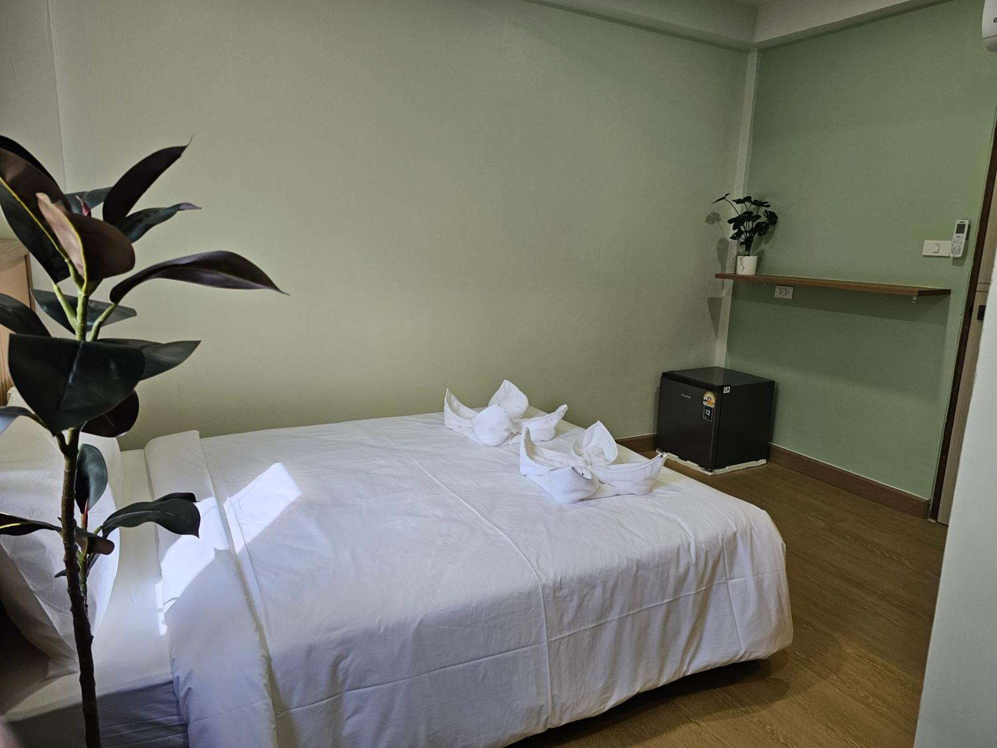 Lub Nai Hostel Patong Δωμάτιο φωτογραφία