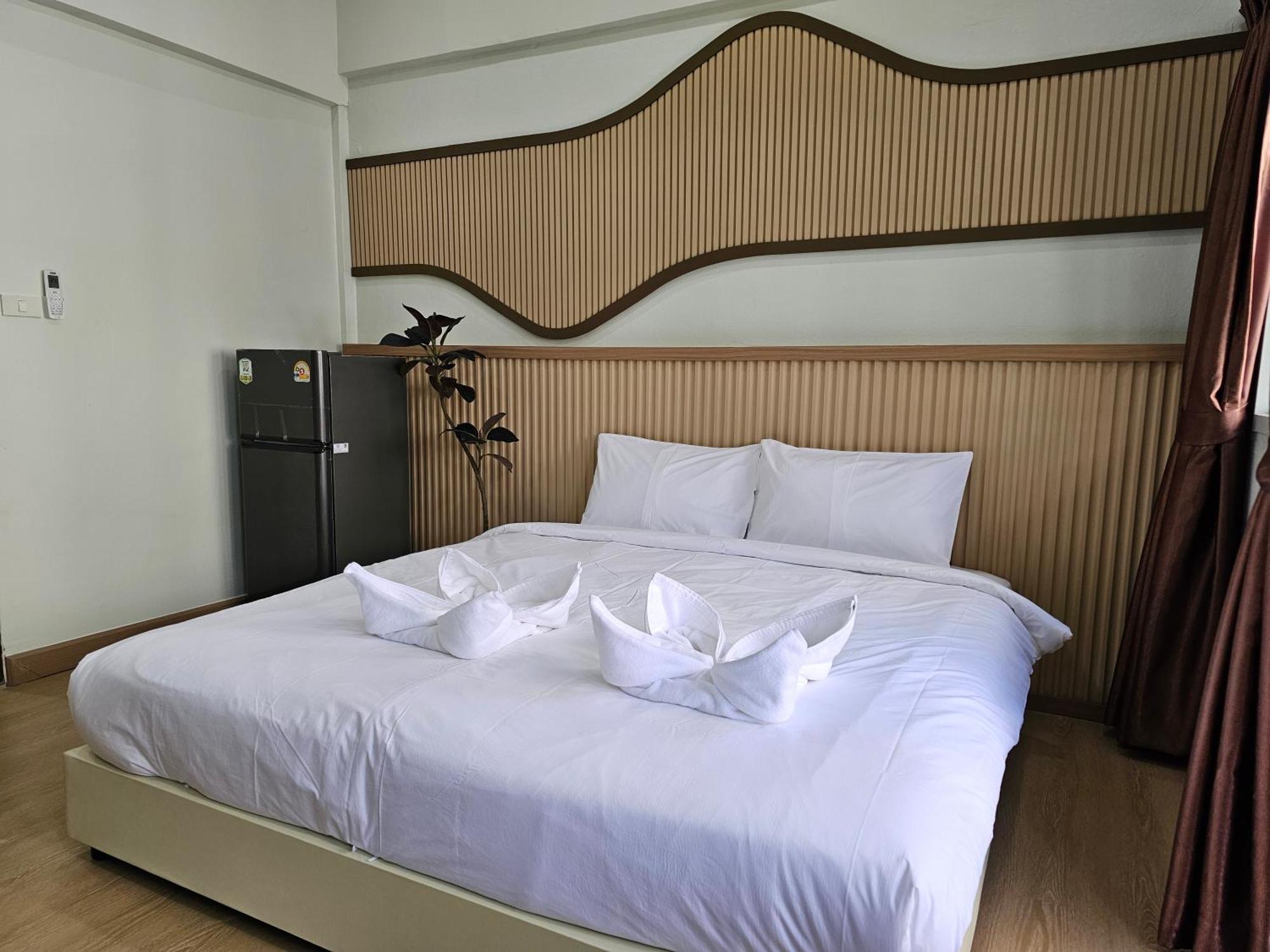 Lub Nai Hostel Patong Εξωτερικό φωτογραφία