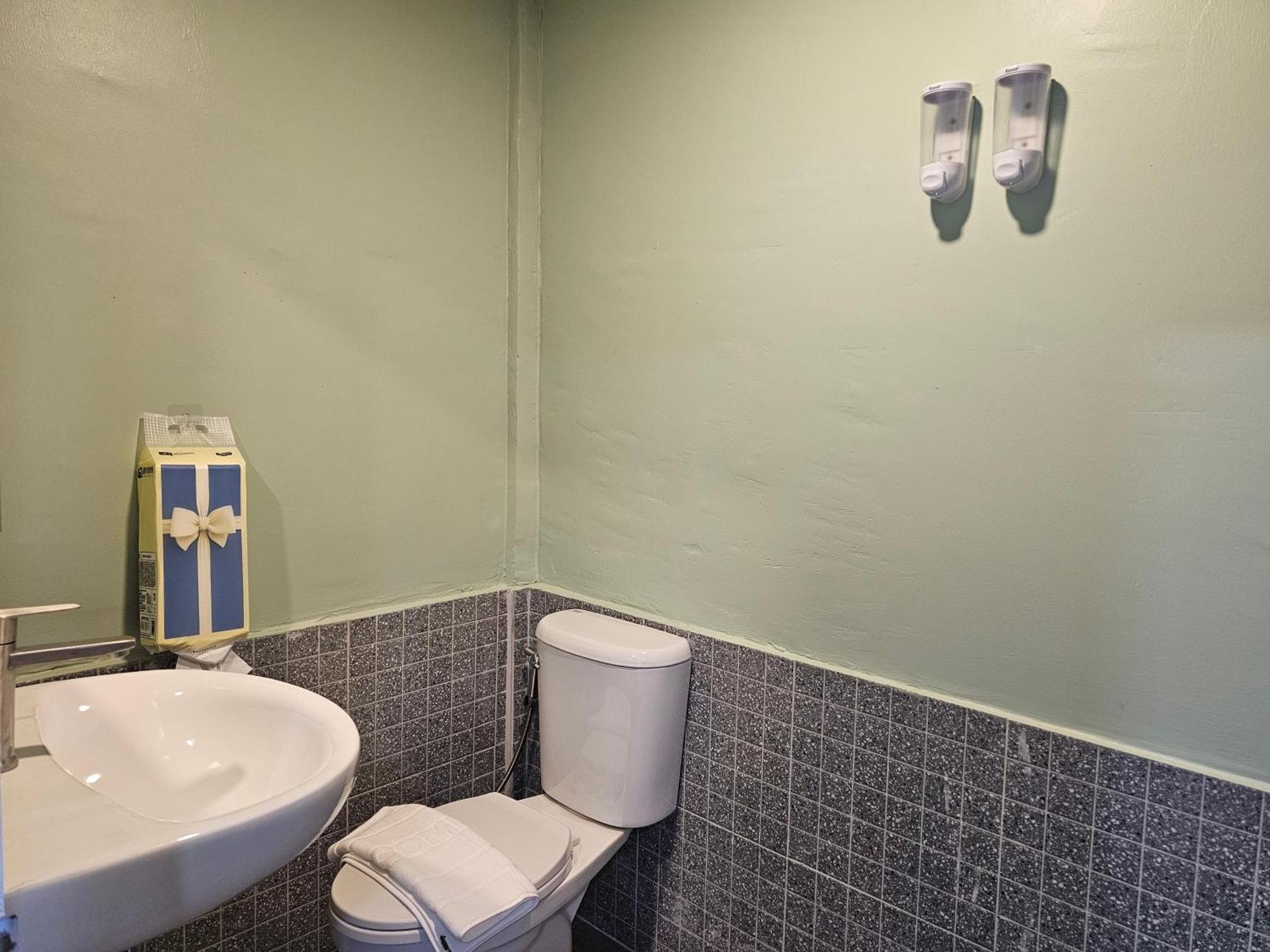 Lub Nai Hostel Patong Δωμάτιο φωτογραφία