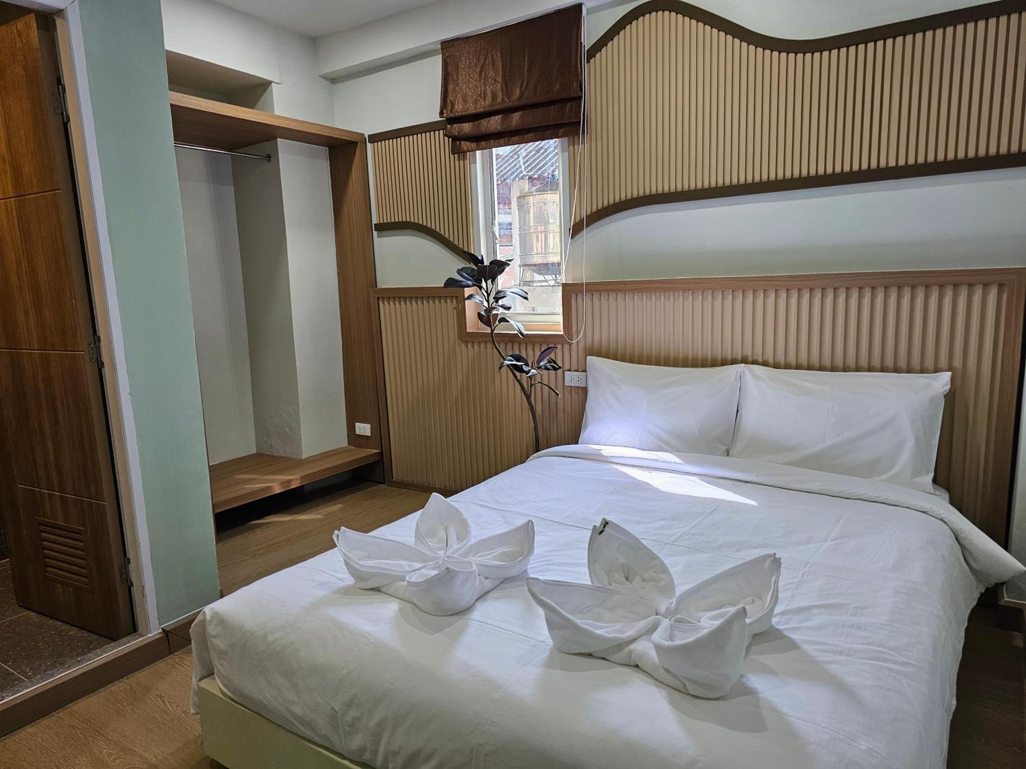 Lub Nai Hostel Patong Εξωτερικό φωτογραφία