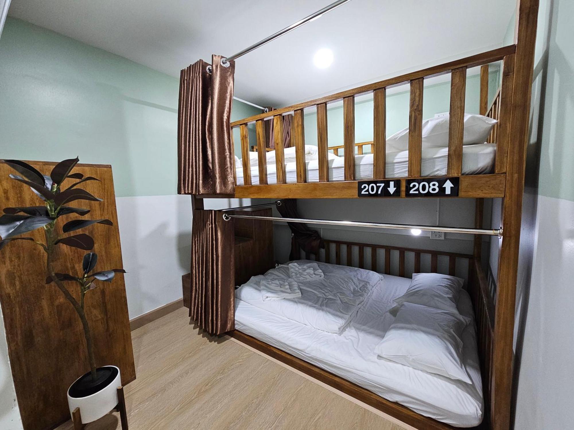 Lub Nai Hostel Patong Εξωτερικό φωτογραφία