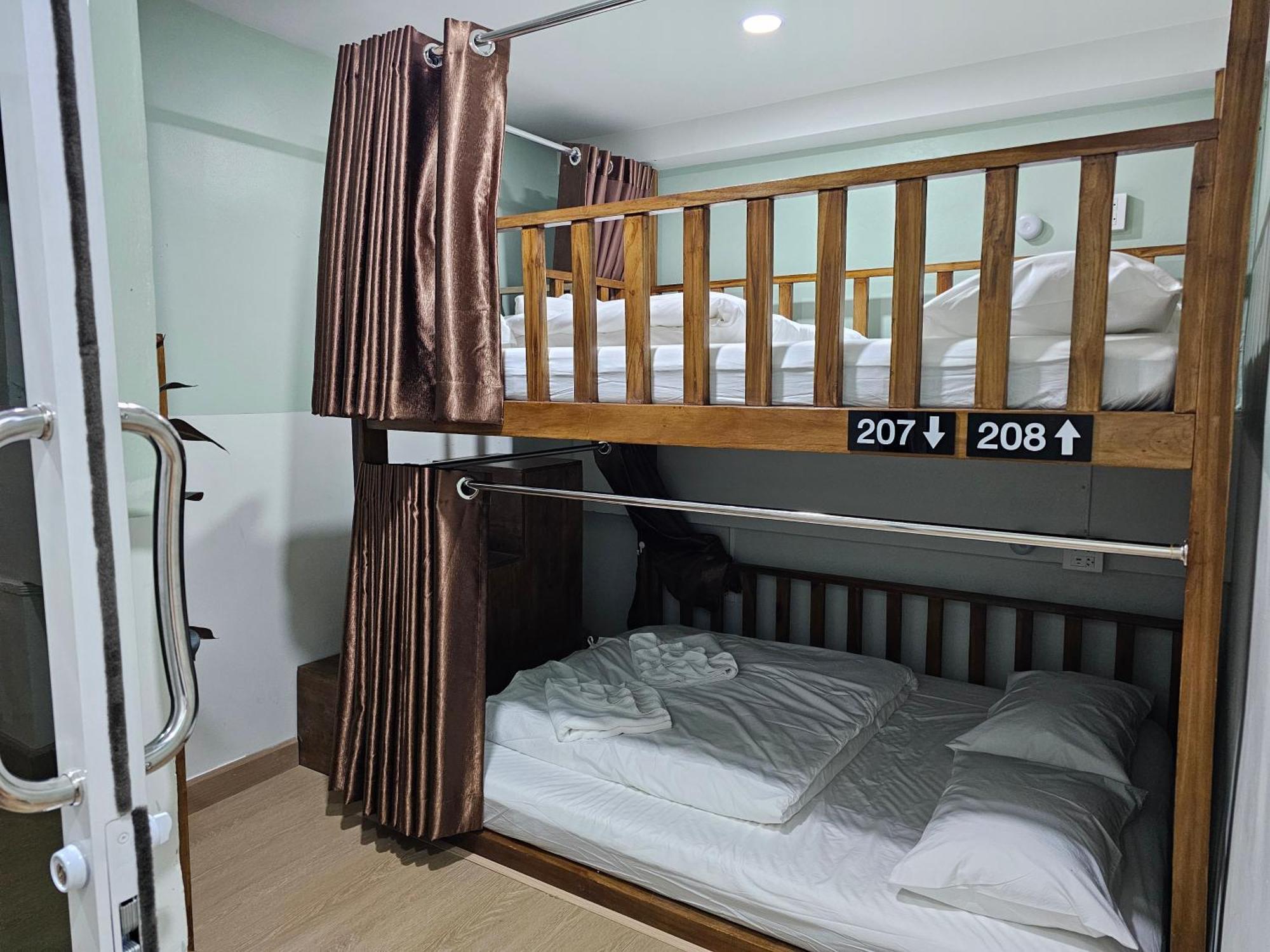 Lub Nai Hostel Patong Εξωτερικό φωτογραφία