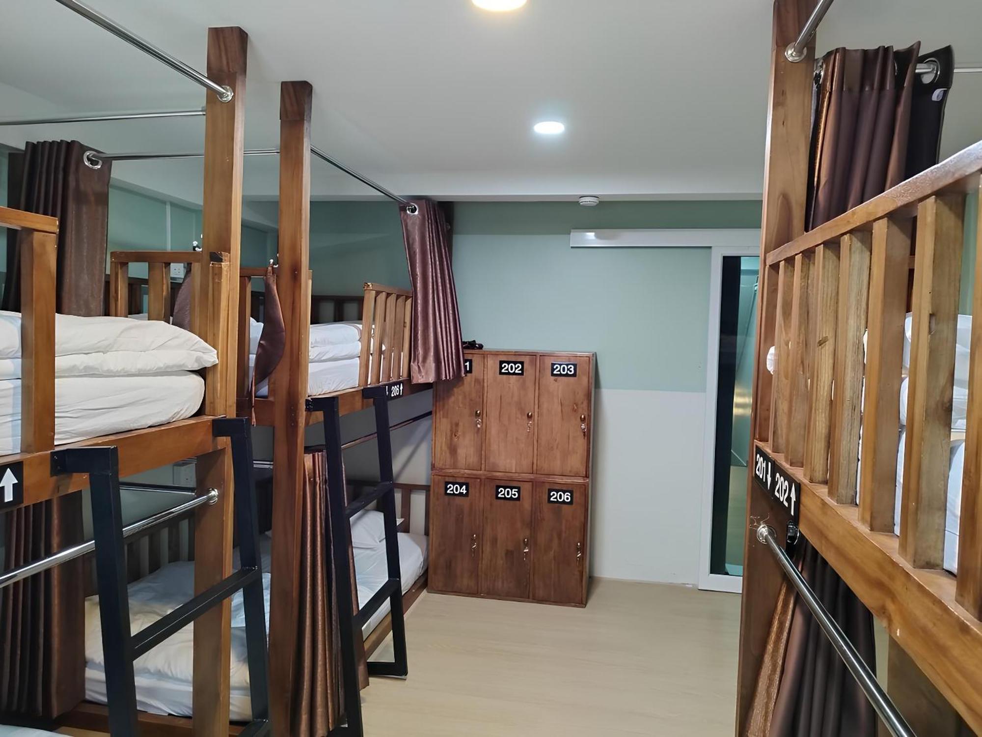 Lub Nai Hostel Patong Εξωτερικό φωτογραφία