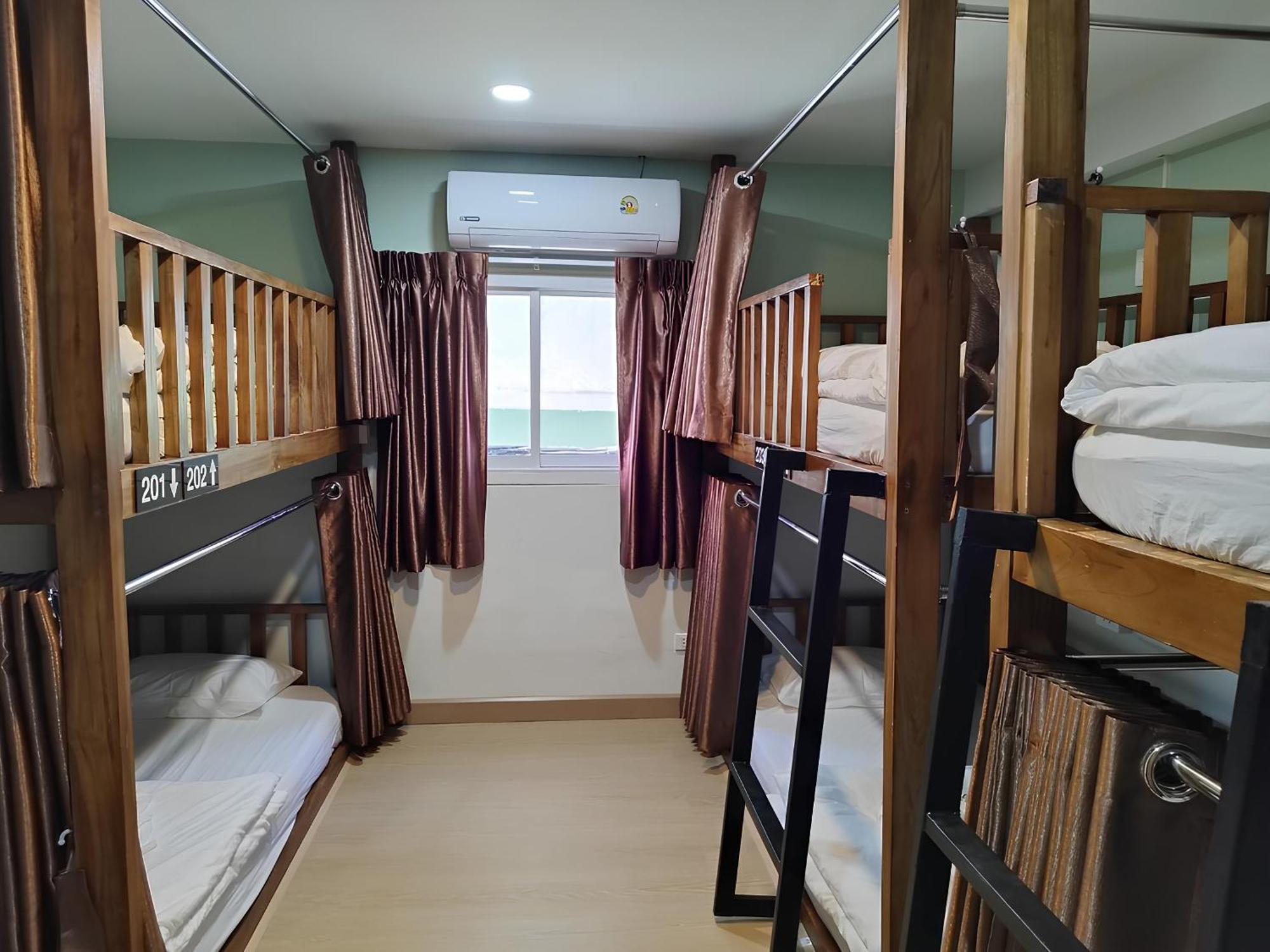 Lub Nai Hostel Patong Εξωτερικό φωτογραφία