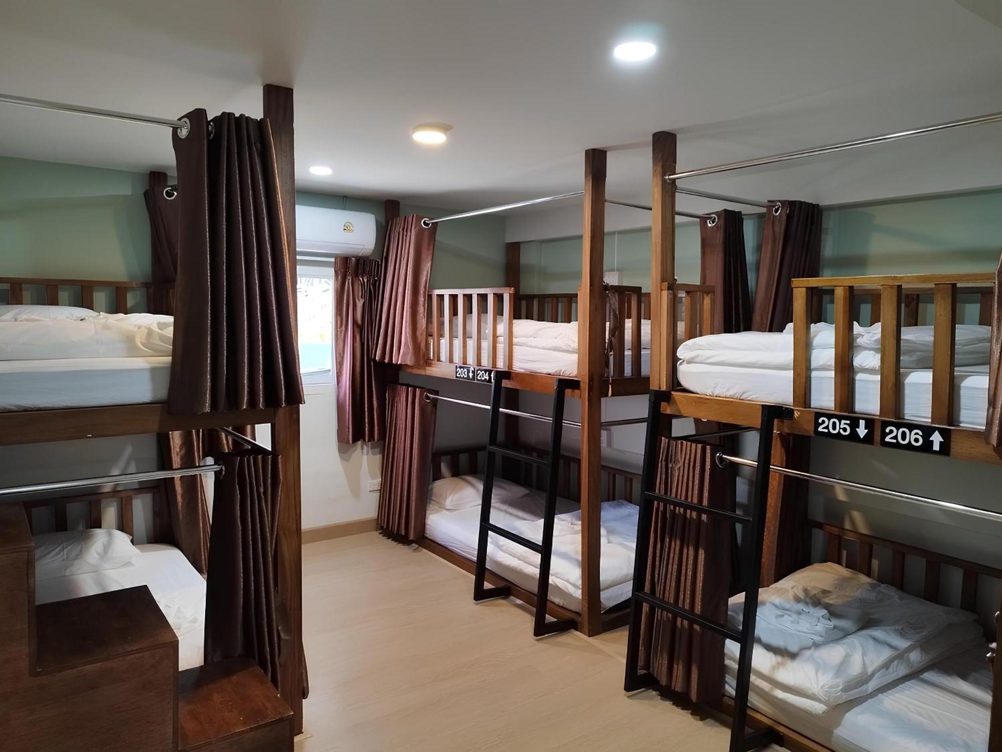 Lub Nai Hostel Patong Εξωτερικό φωτογραφία